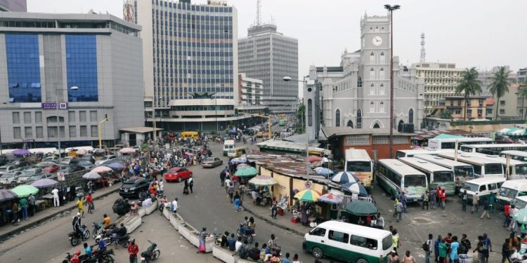 Nigeria torn between low interest rates, strong naira as foreigners swirl