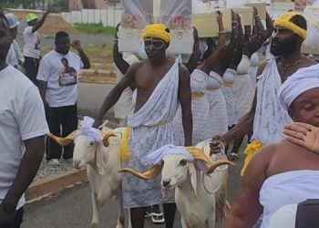 Cheddar presents two sheep, 50 kente to Ga Mantse