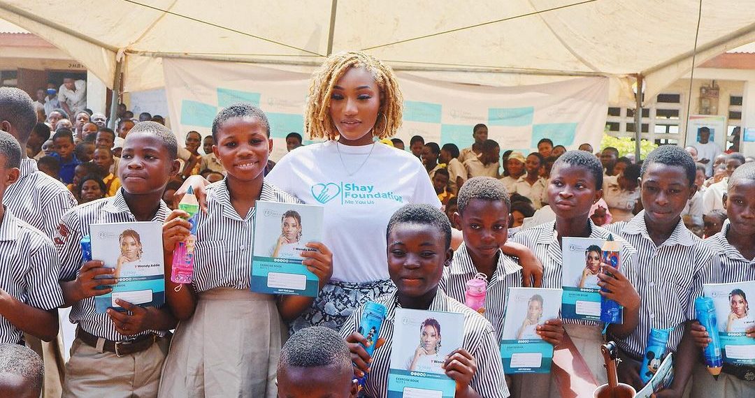 Wendy Shay donates to Manhean M/A Basic School on World Children’s Day 