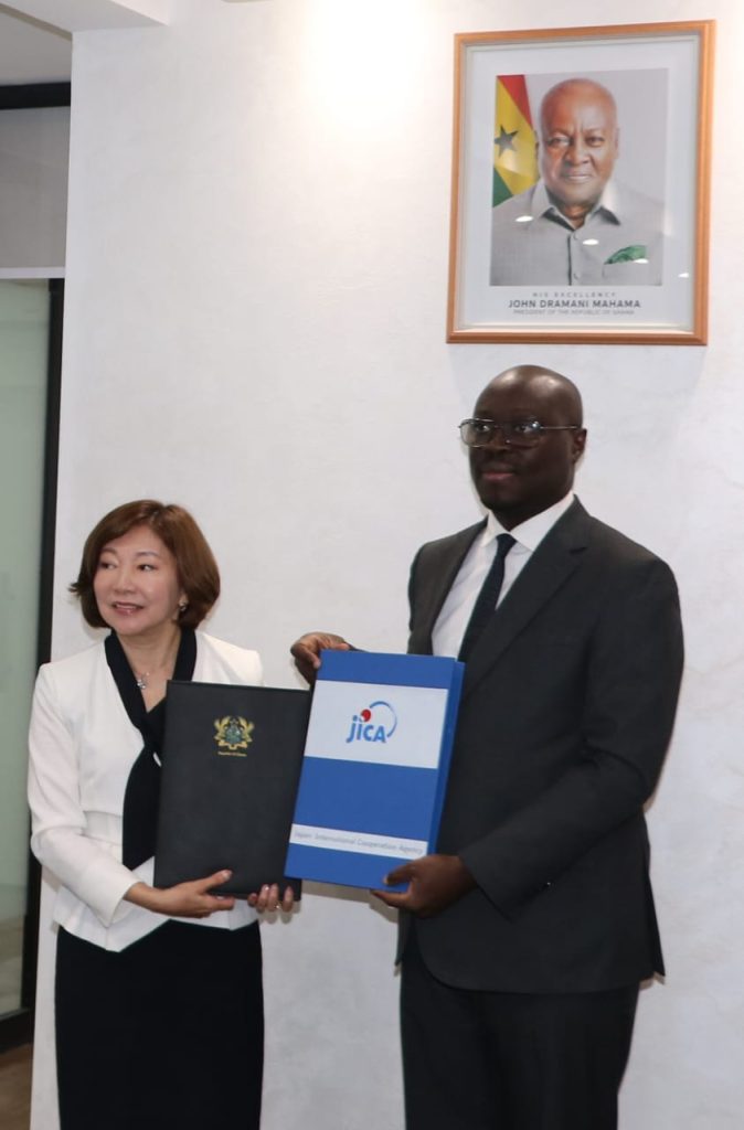 JICA Signs Grant Agreements for the “Project For Human Resource Development Scholarship (JDS)”